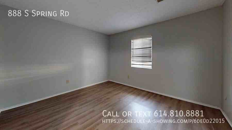 888 S Spring Rd - Photo 4 of 11