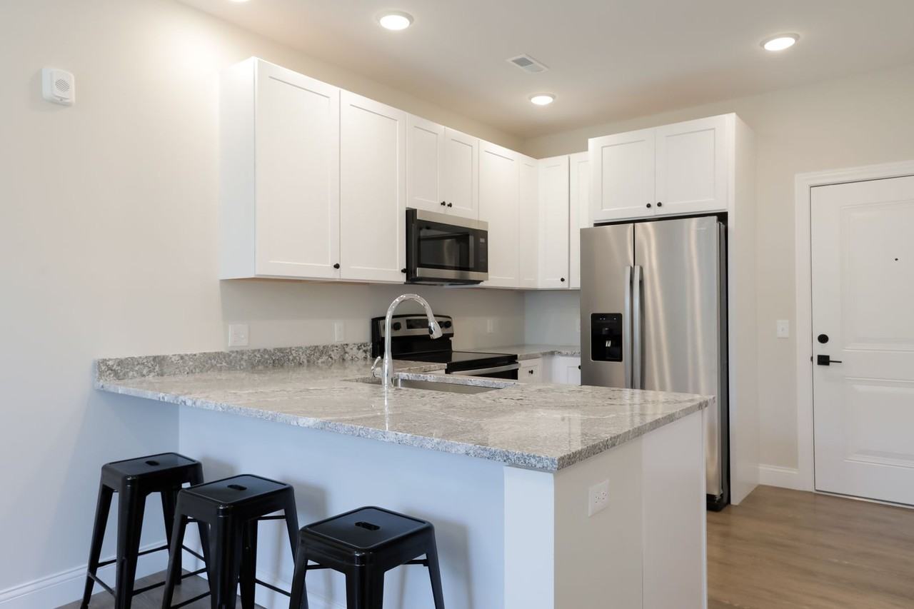 301 W. University Ave - Photo 6 of 40