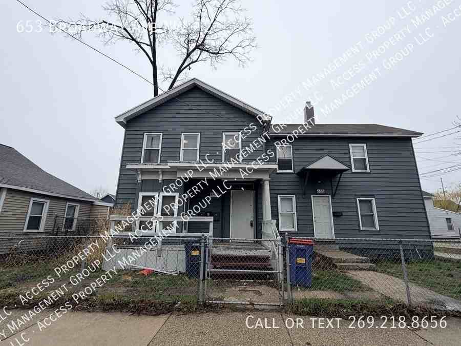 653 Broadway Ave Nw #2 - Photo 2 of 11