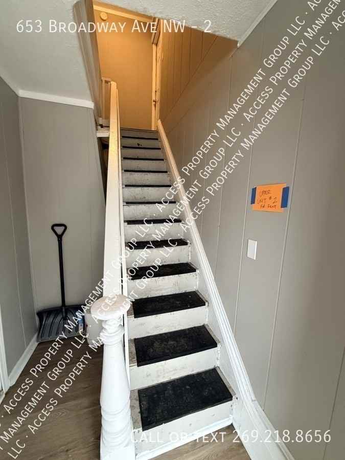 653 Broadway Ave Nw #2 - Photo 3 of 11