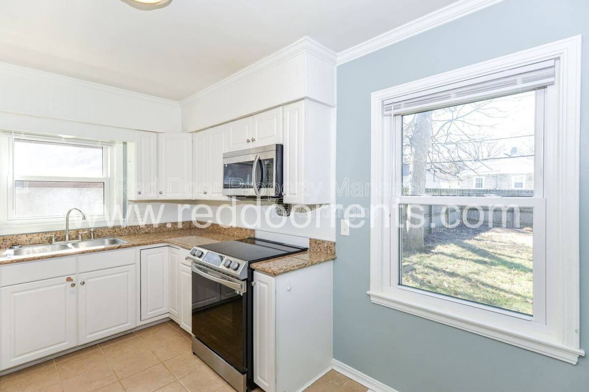 4930 N Illinois St - Photo 2 of 10