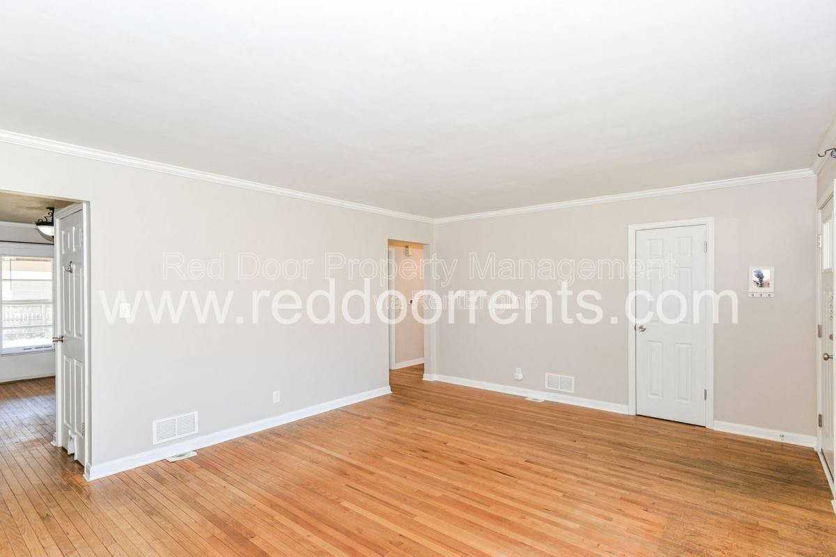 4930 N Illinois St - Photo 6 of 10