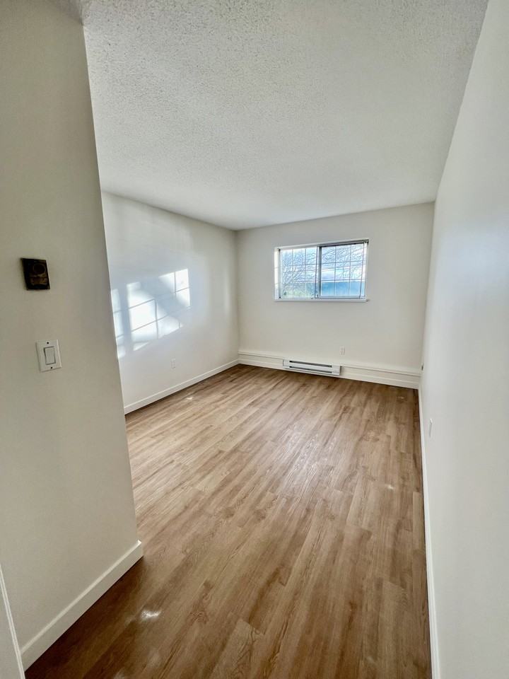 1001 Ridgeway Ave - Photo 6 of 16