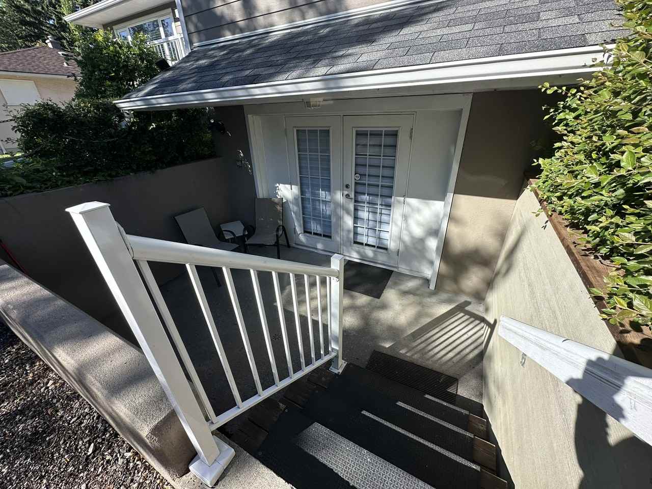 2223 Victoria Cres Nw - Photo 4 of 16