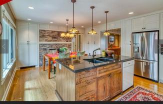 2831 13 Ave Nw - Photo 1 of 1