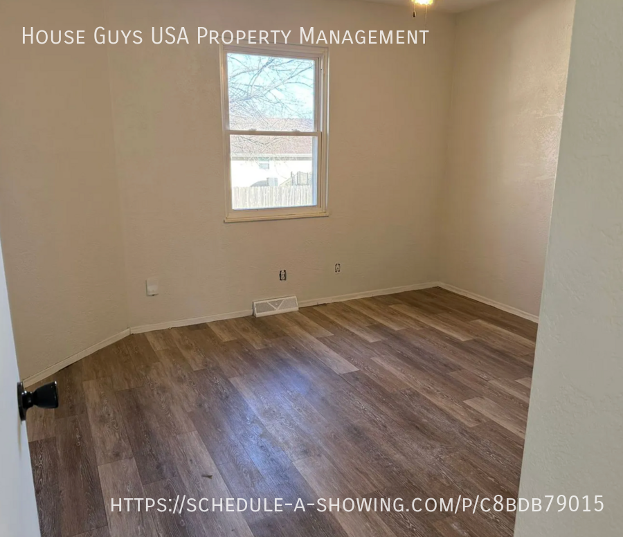 2903 Tepee Ave - Photo 4 of 10