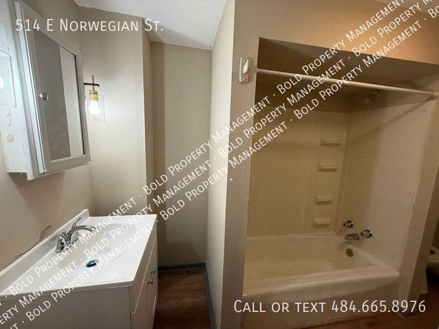 514 E Norwegian St - Photo 7 of 11