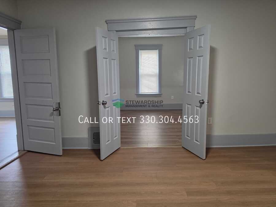 149 Rhodes Ave - Photo 6 of 20