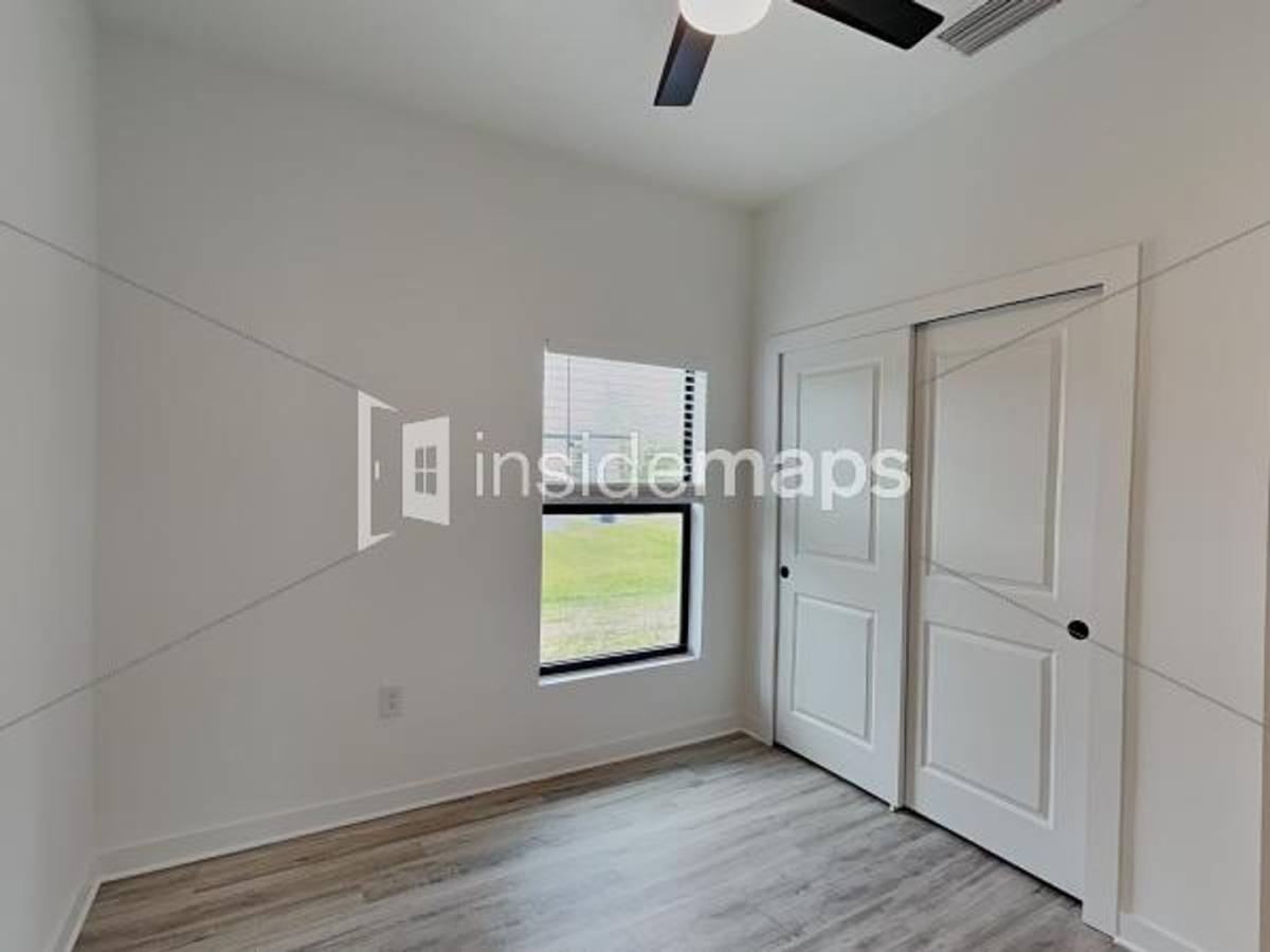 1131 Abrams Blvd - Photo 6 of 10