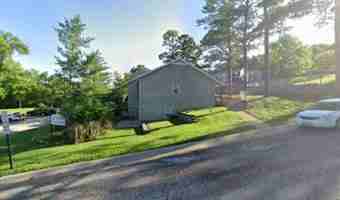 featured image of 611 Palisades Dr