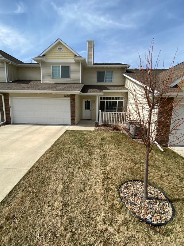 1232 Se Birch Ln - Photo 2 of 18