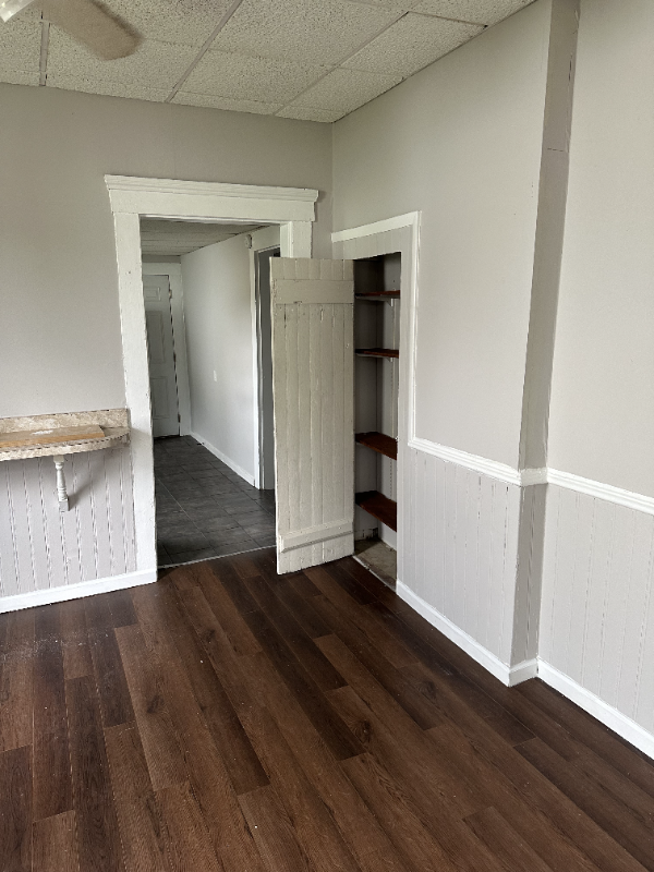 3022 Bank St - Photo 2 of 11