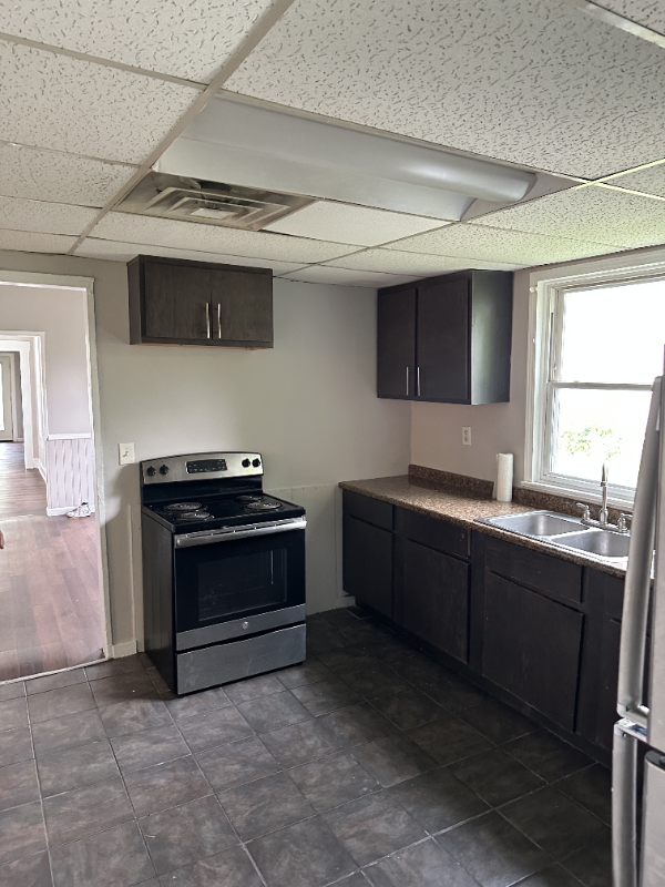 3022 Bank St - Photo 3 of 11