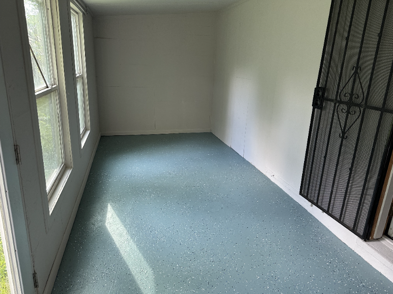 3022 Bank St - Photo 5 of 11