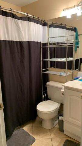 1210 University Ter #F - Photo 7 of 8