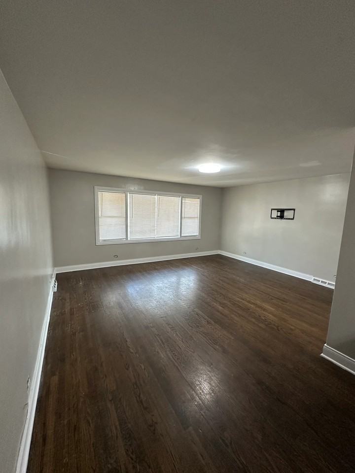 2623 W 79th St #2A - Photo 2 of 19