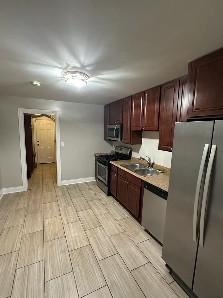 2623 W 79th St #2A - Photo 6 of 19