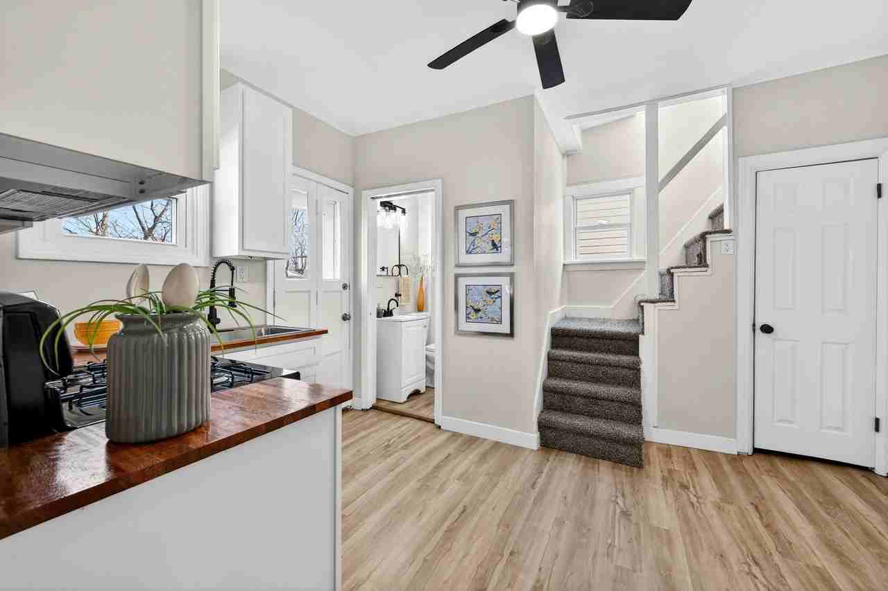 6973 Winona Ave - Photo 7 of 16