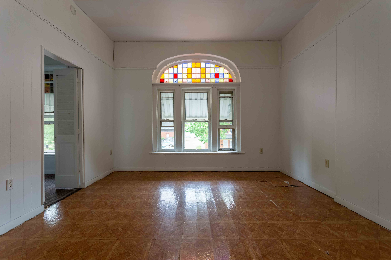 1660 Iowa St #1-2 - Photo 4 of 18