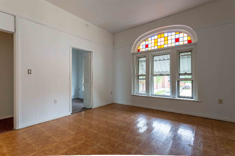 1660 Iowa St #1-2 - Photo 5 of 18