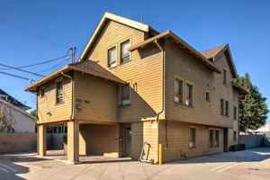 featured image of 2667 Menlo Ave