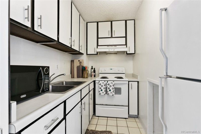 2845 Waialae Ave #421 - Photo 4 of 15
