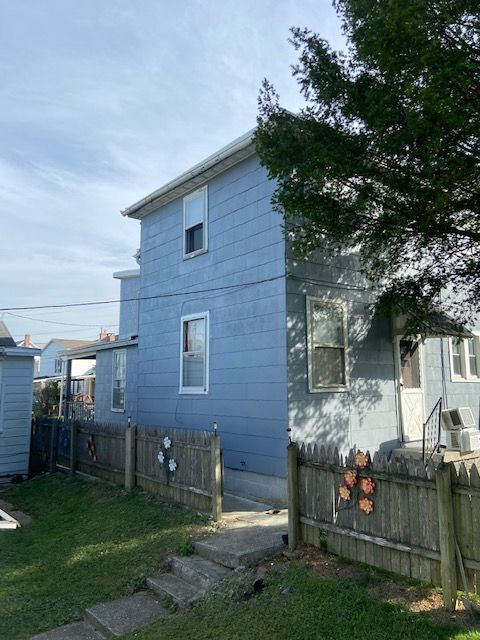 401 3rd St #1 - Photo 2 of 15