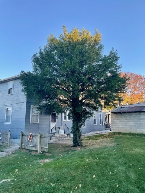 401 3rd St #1 - Photo 3 of 15