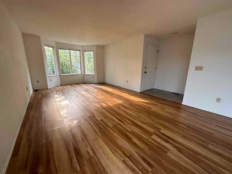 2815 E Section St #B - Photo 2 of 10