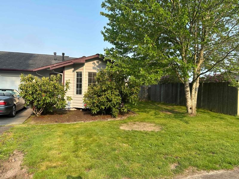 2815 E Section St #B - Photo 3 of 10