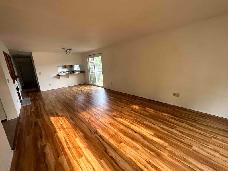 2815 E Section St #B - Photo 5 of 10