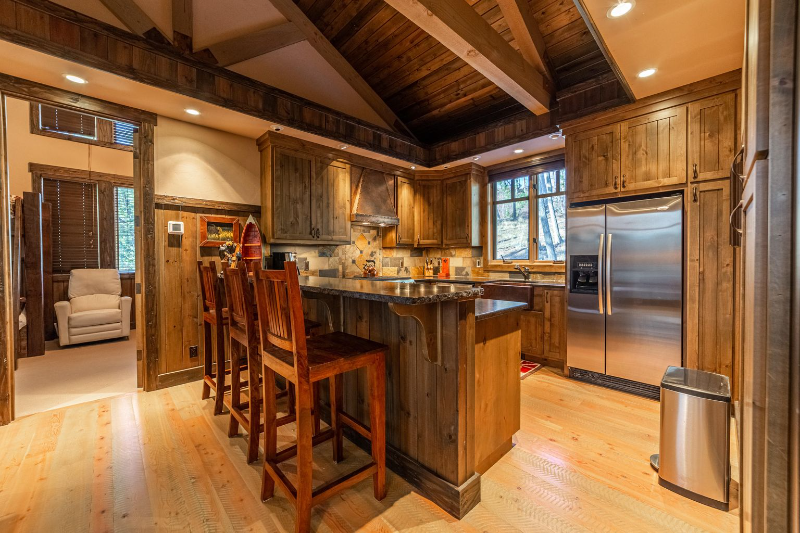 3621 E Lakeshore Dr - Photo 3 of 5