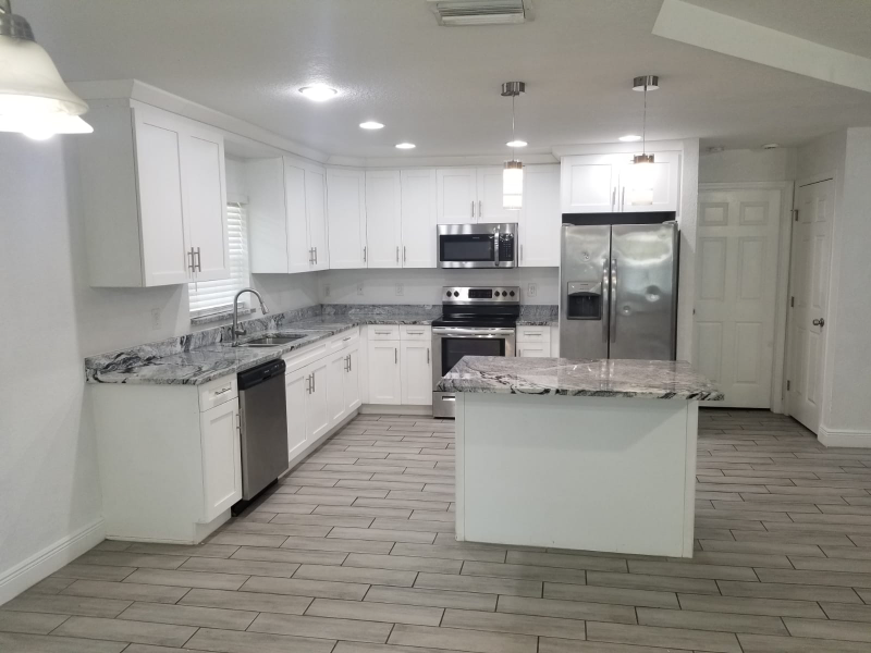 1406 E Renfro St - Photo 4 of 20