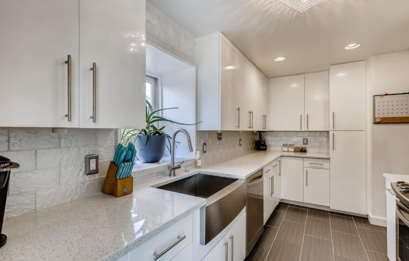 8031 Stuart St - Photo 5 of 9