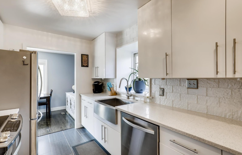 8031 Stuart St - Photo 7 of 9