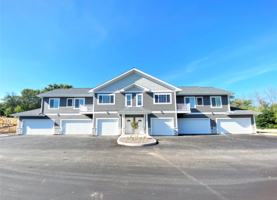 featured image of 210 S 6th St #4