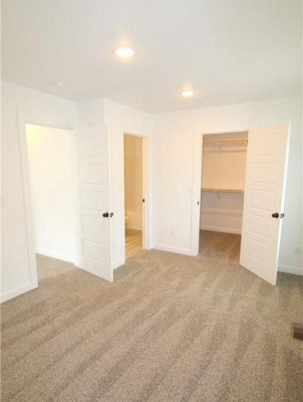 881 Boardwalk Ave - Photo 4 of 14