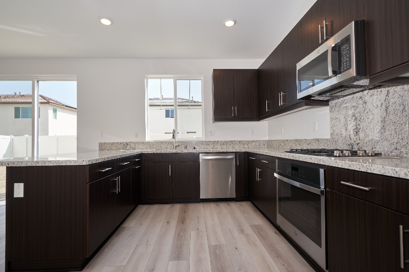 389 Havasu Way - Photo 3 of 27