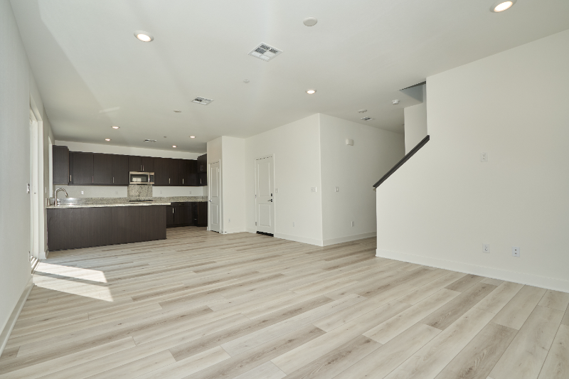 389 Havasu Way - Photo 5 of 27