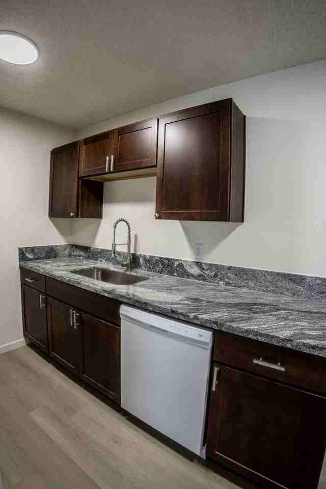 Pointe Apartments - Photo 3 of 33