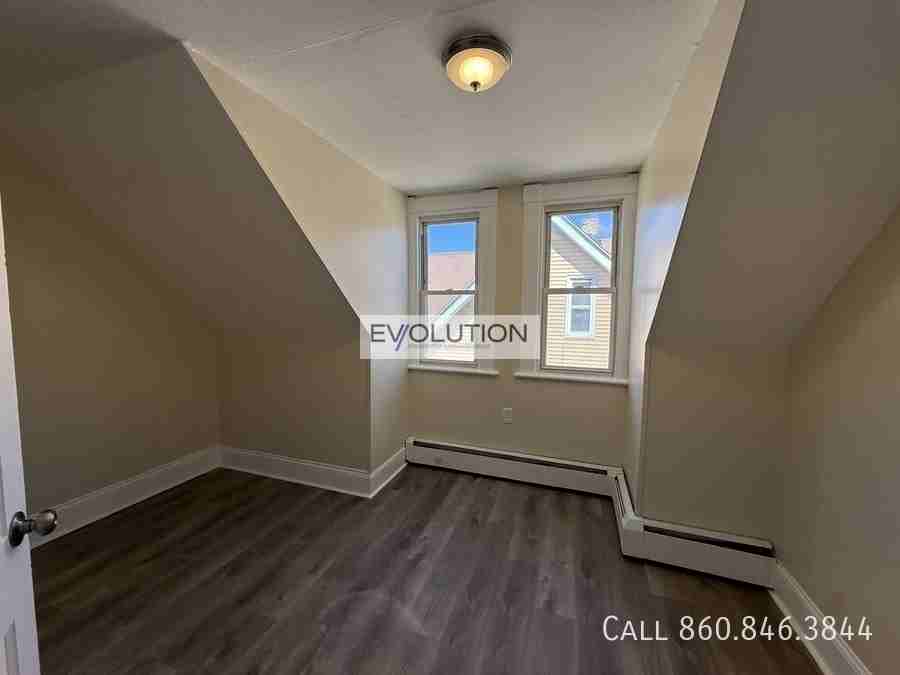 228 Franklin Ave #FL3 - Photo 2 of 7