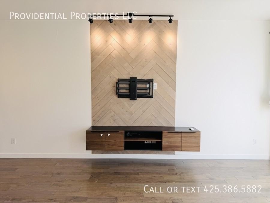 14669 36th Ave Ne #1 - Photo 3 of 27