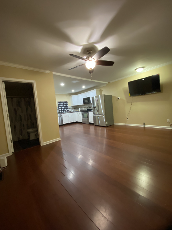 1436 Bolton St - Photo 3 of 7