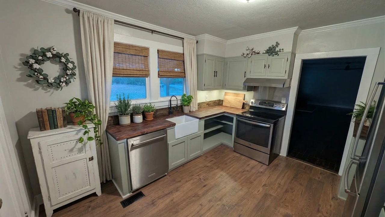 1534 Midland Rd - Photo 7 of 28