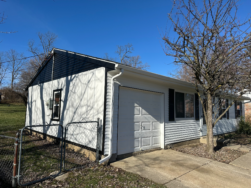 139 Raintree Rd - Photo 2 of 19