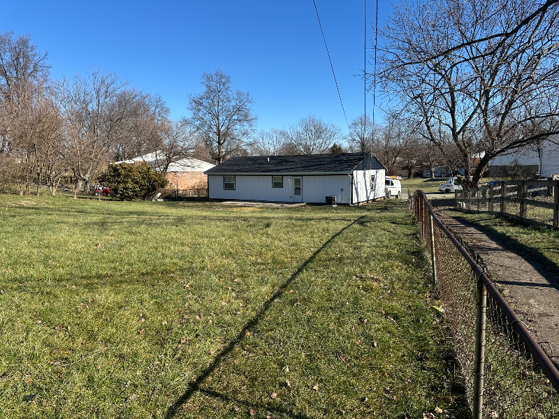 139 Raintree Rd - Photo 4 of 19