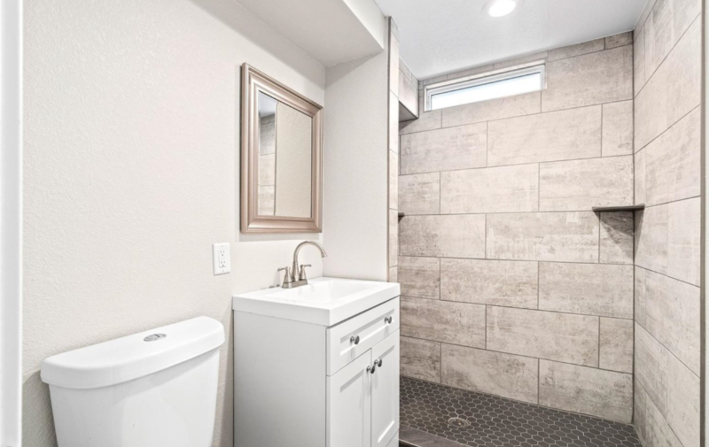 89 W 81st Pl - Photo 4 of 8