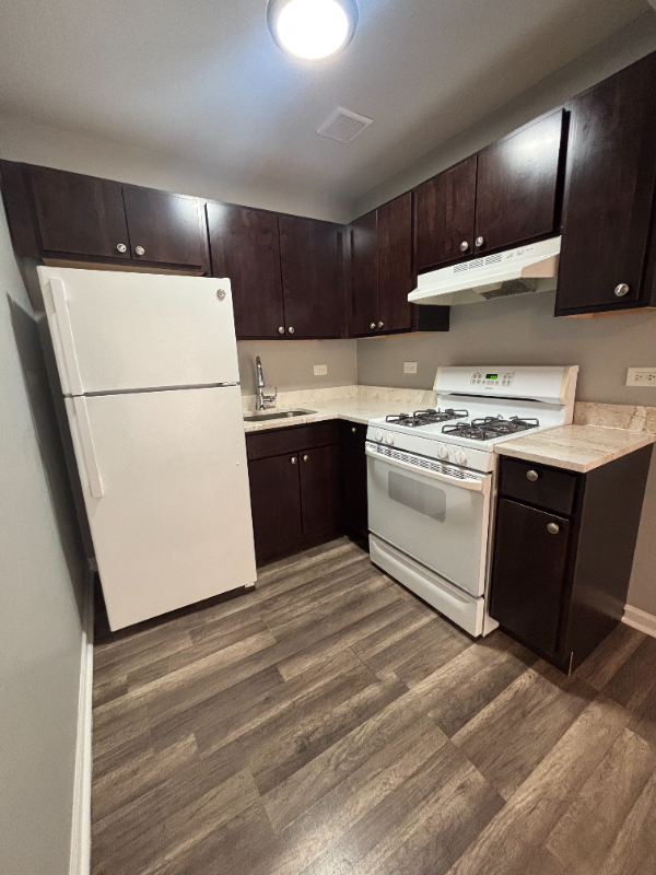 3343 Commercial Ave #16