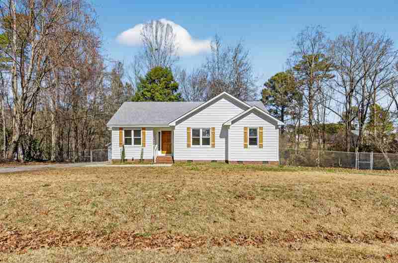 421 Danielle Dr - Photo 2 of 31