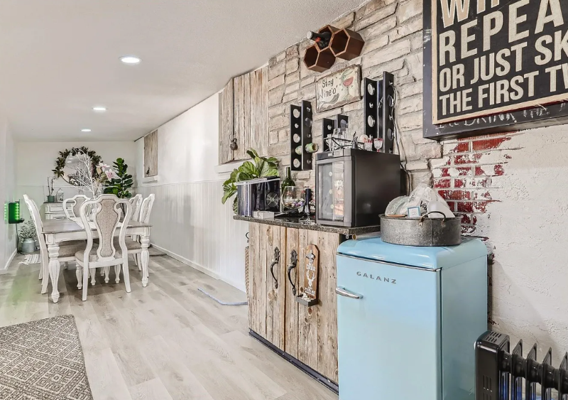 902 S Ironton St - Photo 6 of 11